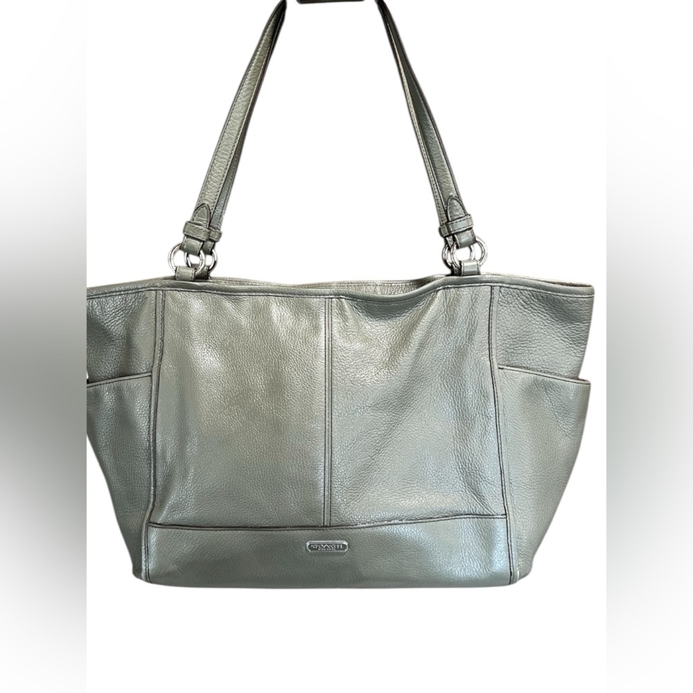 Coach D1492-F29898 Women's Park Leather Handbag Shoulder
Bag Olive USED